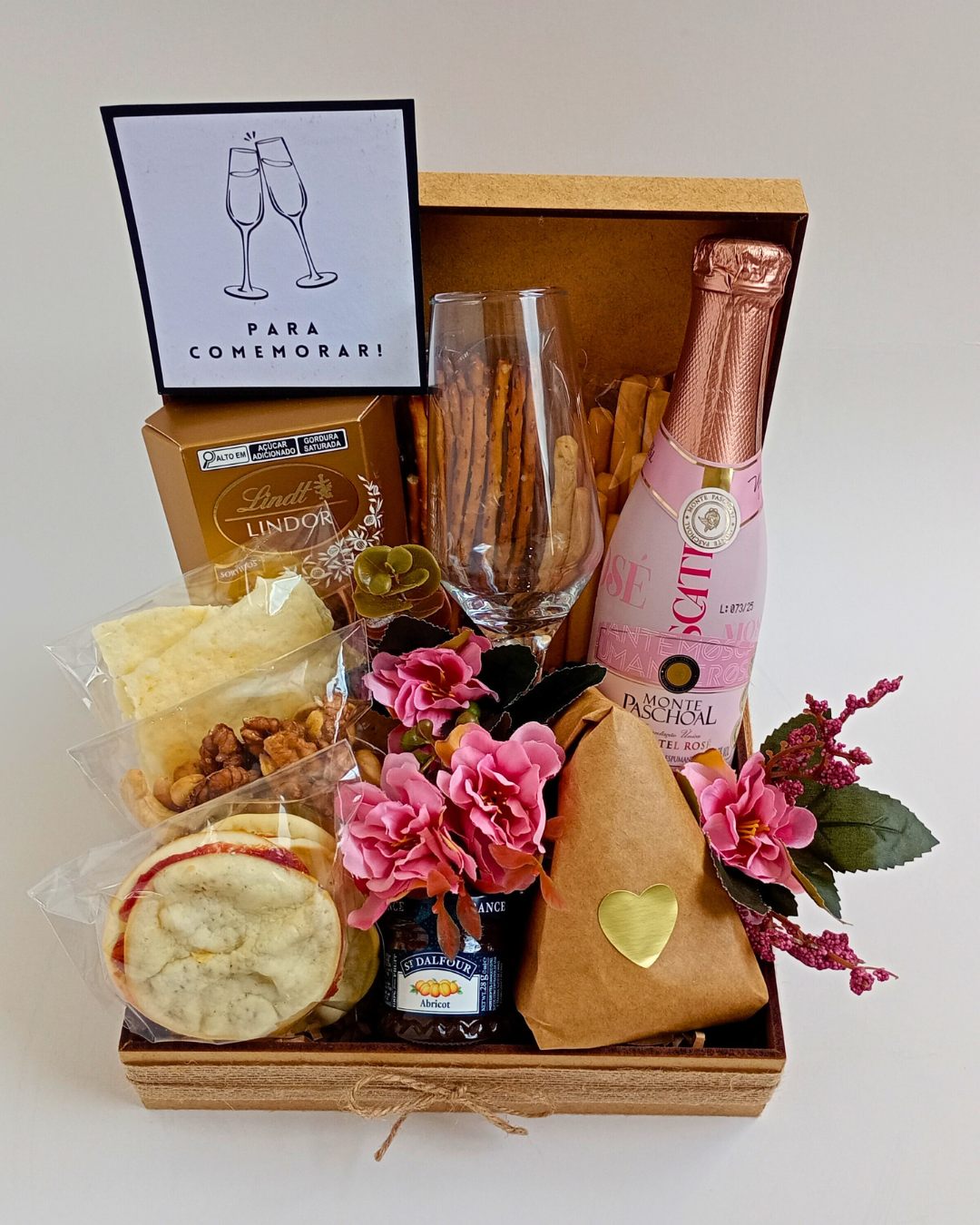 Cesta Para Celebrar com Espumante Rosé - Tam. M