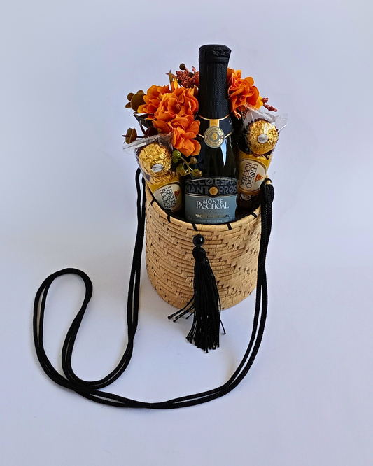 Bolsa Artesanal + Espumante, Flores e Chocolate