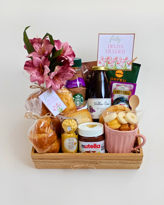 Bandeja de Café da Manhã Completo - Dia das Mulheres