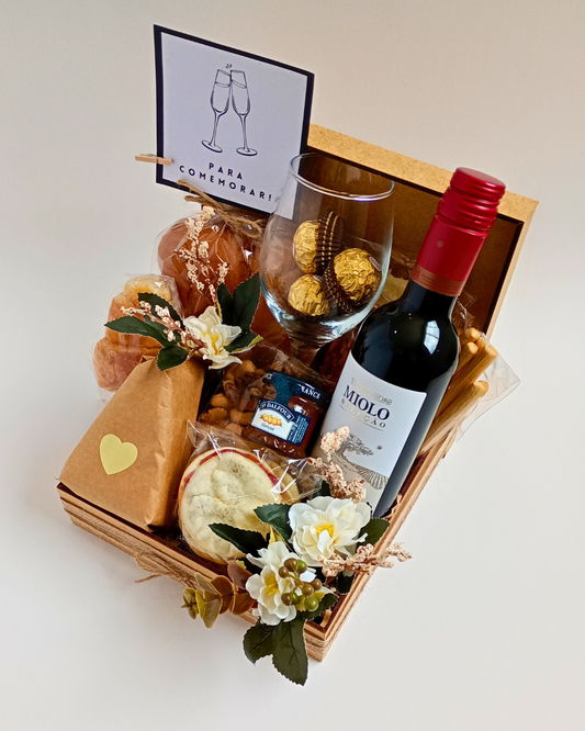 Cesta Queijos e Vinhos - Tam. M