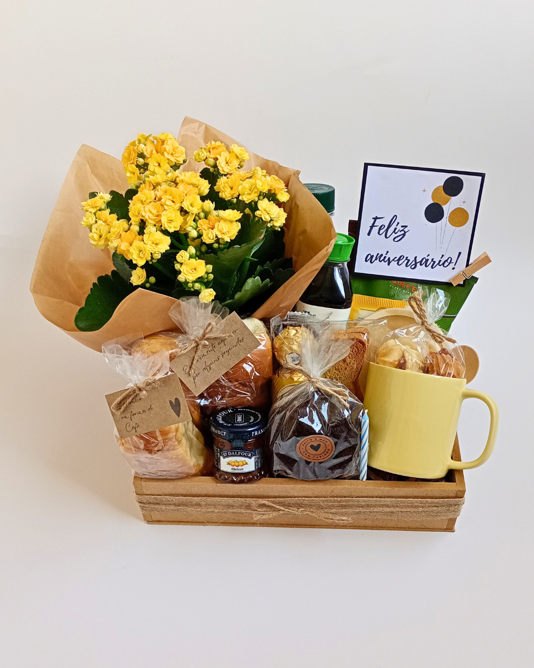Café da Manhã com Flores - Xicara Amarela